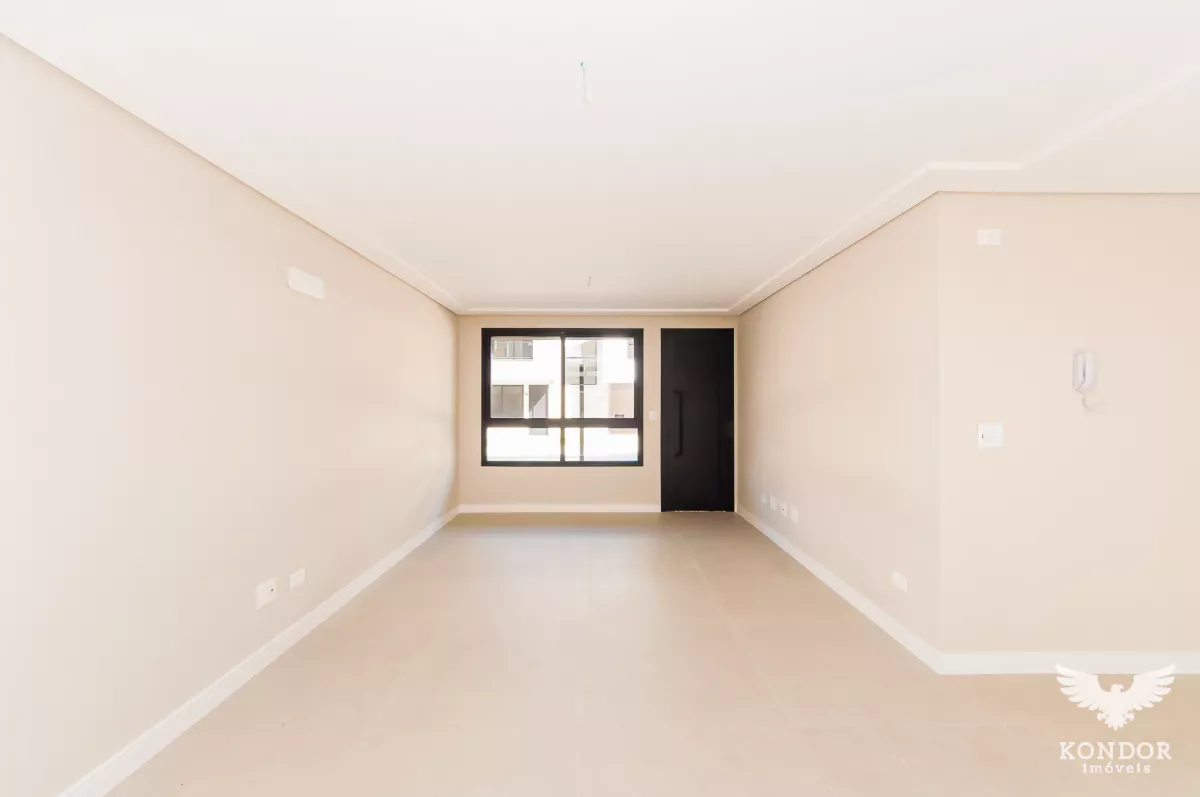 Sobrado em SANTA FELICIDADE com 246,71m²