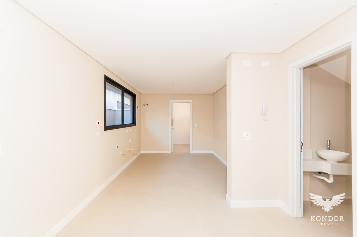 Sobrado em SANTA FELICIDADE com 254,72m²