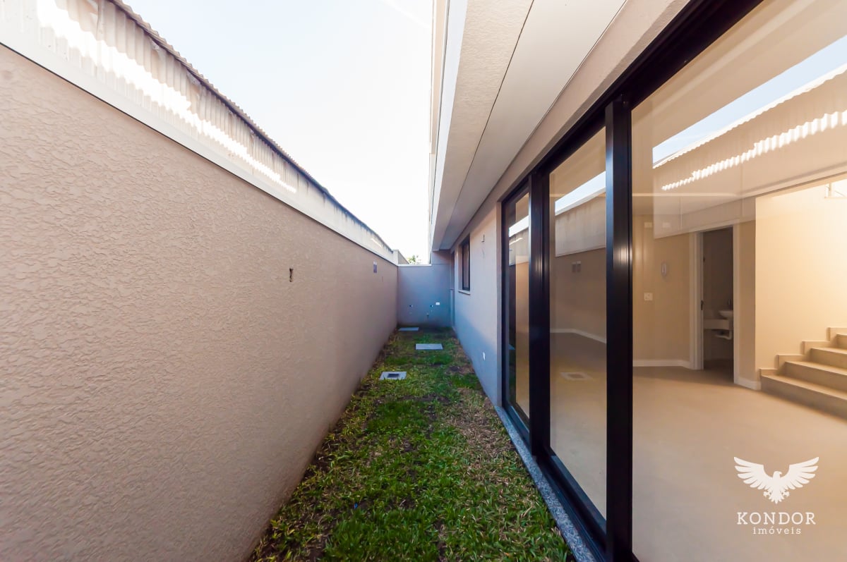 Sobrado em SANTA FELICIDADE com 194,78m²