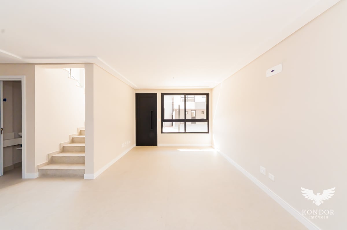 Sobrado em SANTA FELICIDADE com 194,78m²