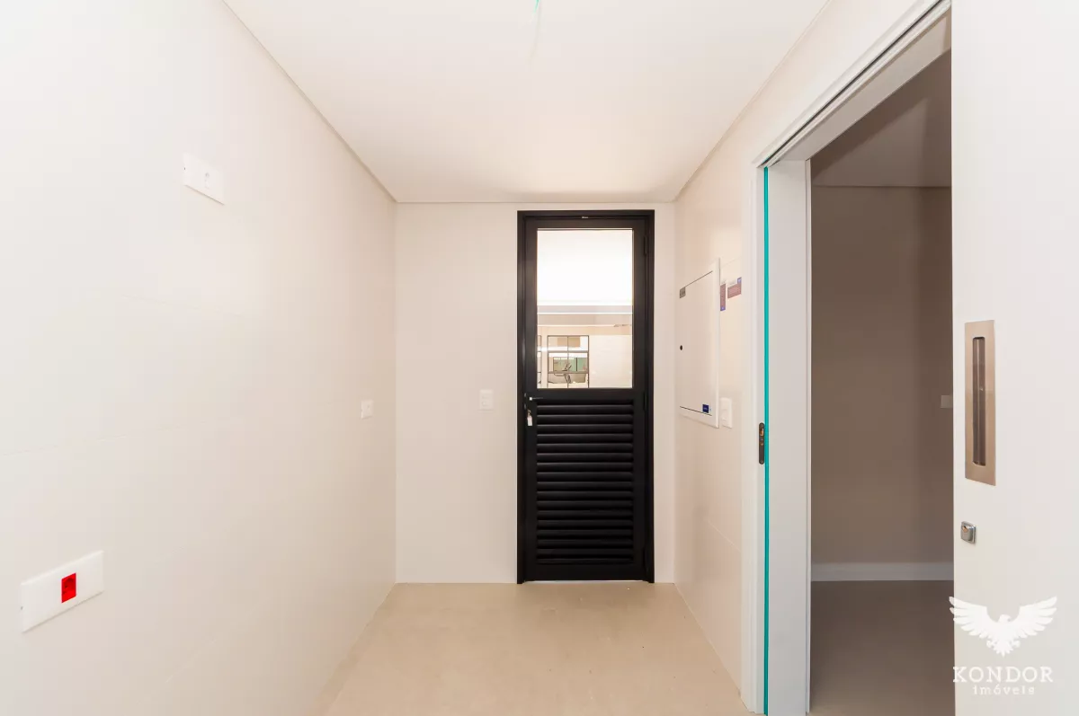 Sobrado em SANTA FELICIDADE com 194,78m²