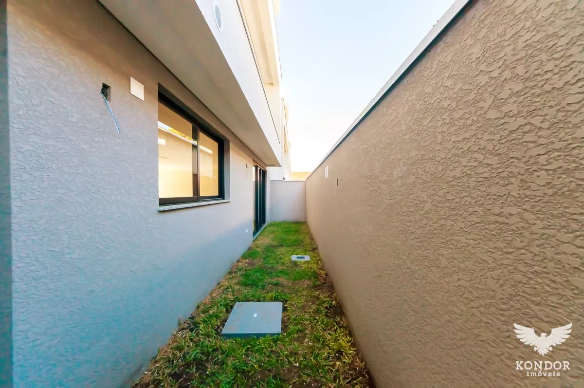 Sobrado em SANTA FELICIDADE com 194,78m²