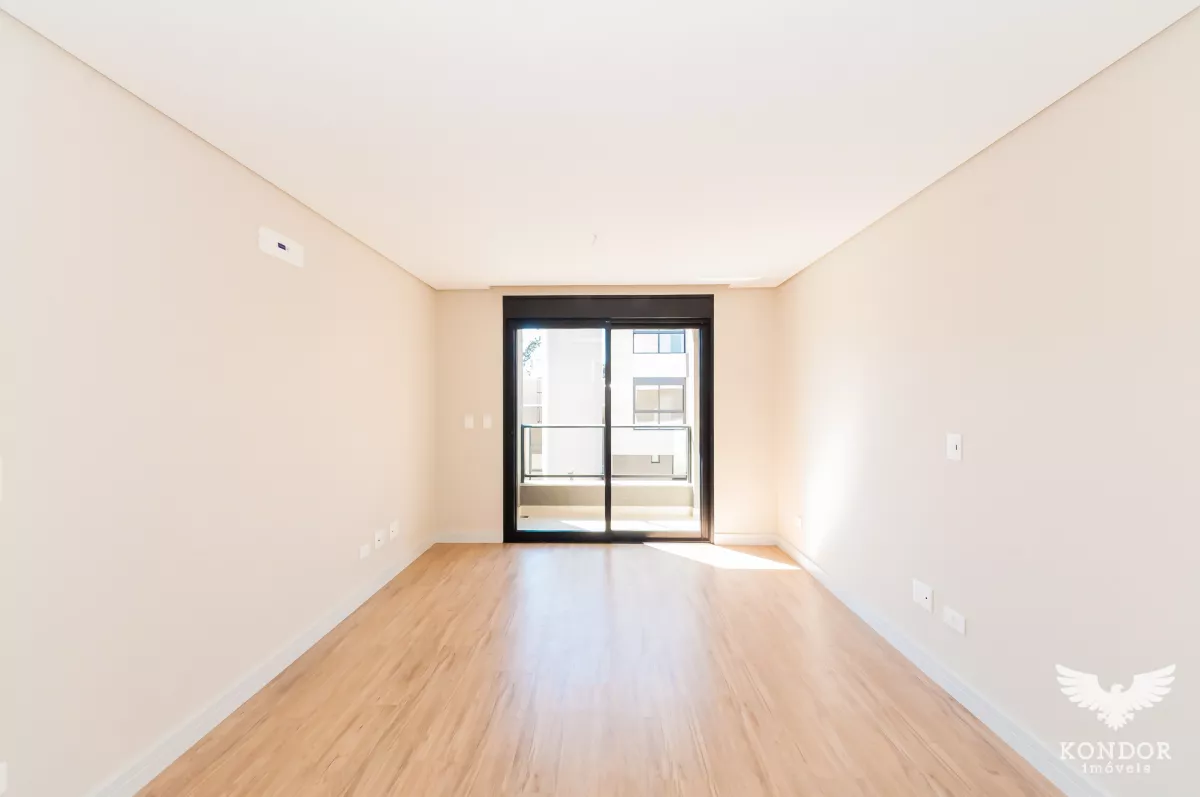Sobrado em SANTA FELICIDADE com 194,78m²