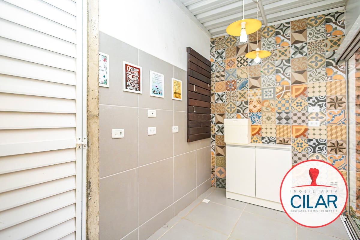 Casa espaçosa com 4 quartos e home office no São Francisco, Curitiba