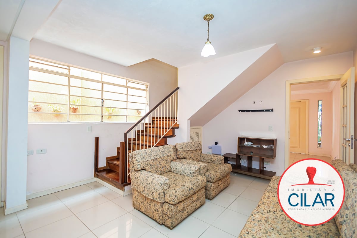 Casa espaçosa com 4 quartos e home office no São Francisco, Curitiba