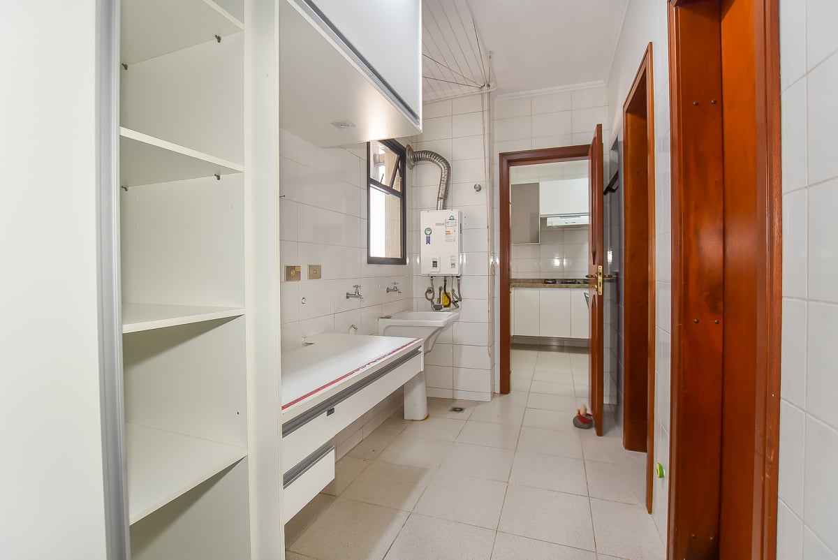 APARTAMENTO 3 DORMITÓRIOS-3 VAGAS GARAGEM-ÁGUA VERDE
