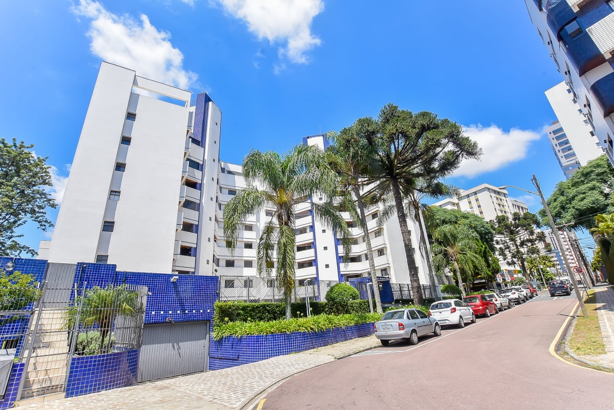 APARTAMENTO 3 DORMITÓRIOS-3 VAGAS GARAGEM-ÁGUA VERDE