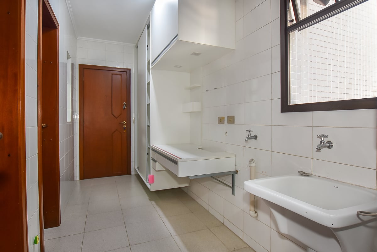 APARTAMENTO 3 DORMITÓRIOS-3 VAGAS GARAGEM-ÁGUA VERDE