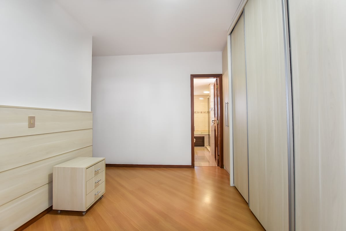 APARTAMENTO 3 DORMITÓRIOS-3 VAGAS GARAGEM-ÁGUA VERDE