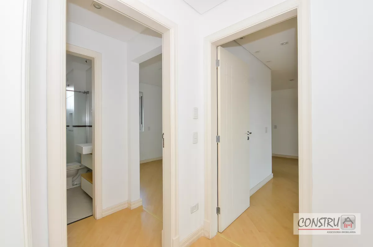 Apartamento no Ahú de 188 m² com 2 suítes