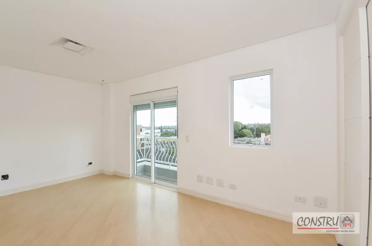 Apartamento no Ahú de 188 m² com 2 suítes