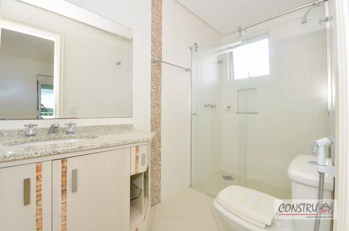 Apartamento no Ahú de 188 m² com 2 suítes