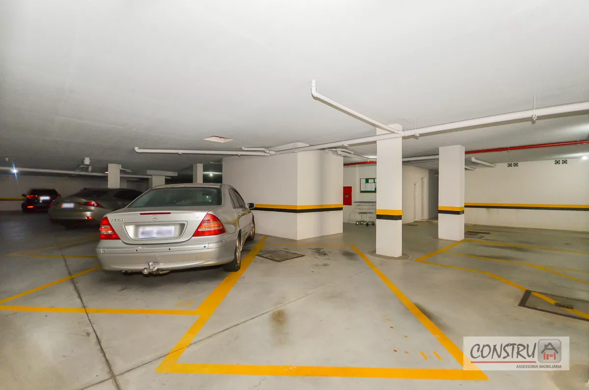 Apartamento no Ahú de 188 m² com 2 suítes
