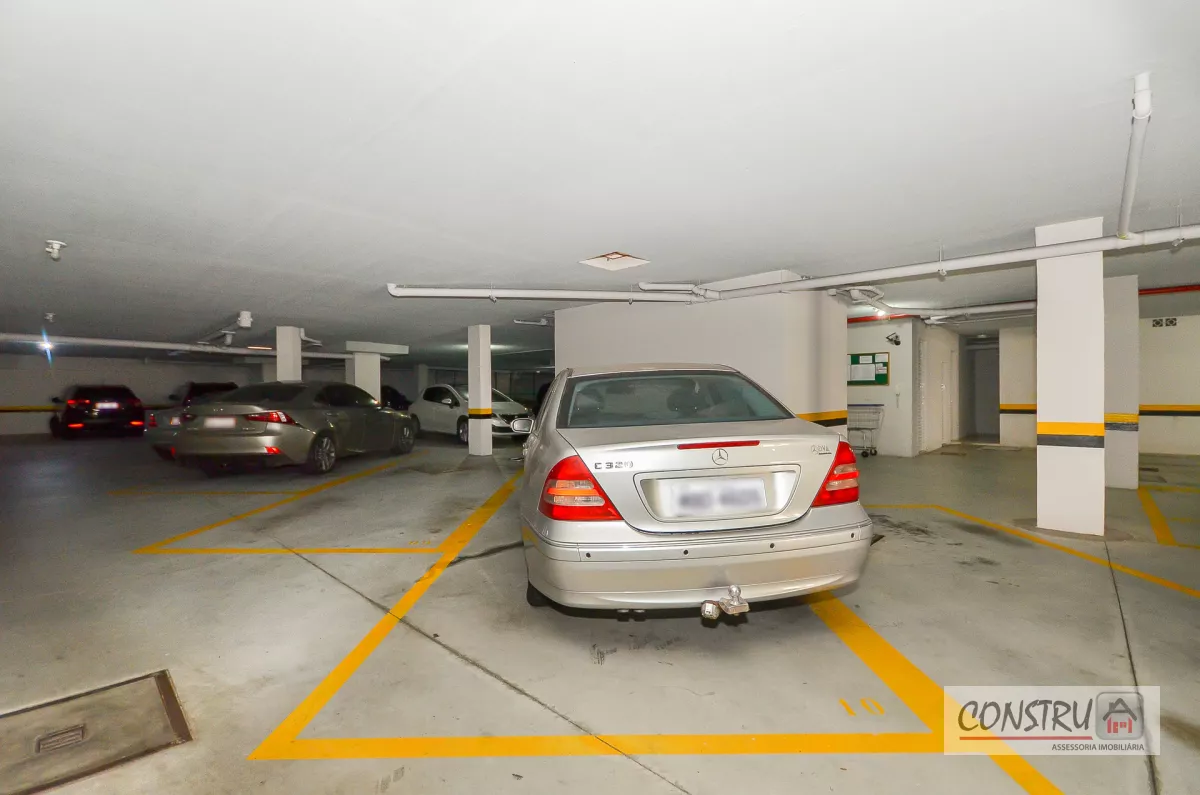 Apartamento no Ahú de 188 m² com 2 suítes