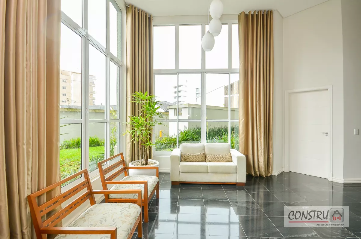Apartamento no Ahú de 188 m² com 2 suítes