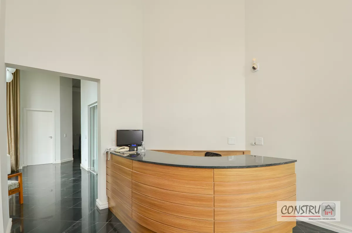 Apartamento no Ahú de 188 m² com 2 suítes