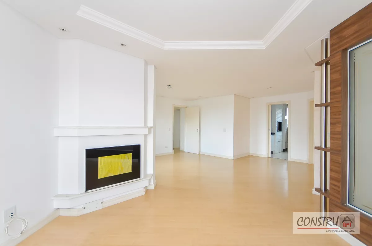 Apartamento no Ahú de 188 m² com 2 suítes