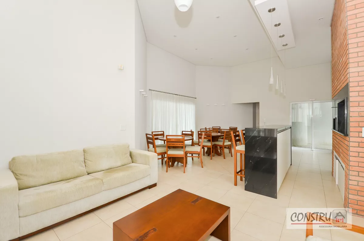 Apartamento no Ahú de 188 m² com 2 suítes