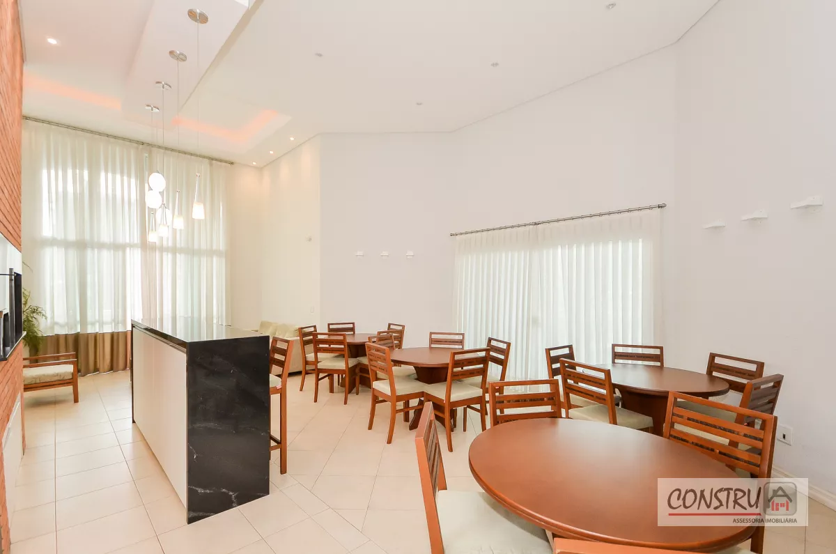 Apartamento no Ahú de 188 m² com 2 suítes