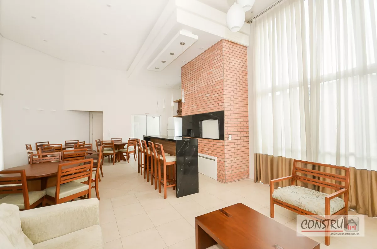 Apartamento no Ahú de 188 m² com 2 suítes