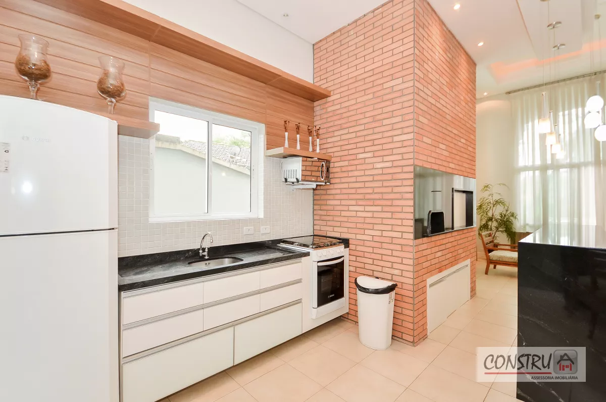 Apartamento no Ahú de 188 m² com 2 suítes
