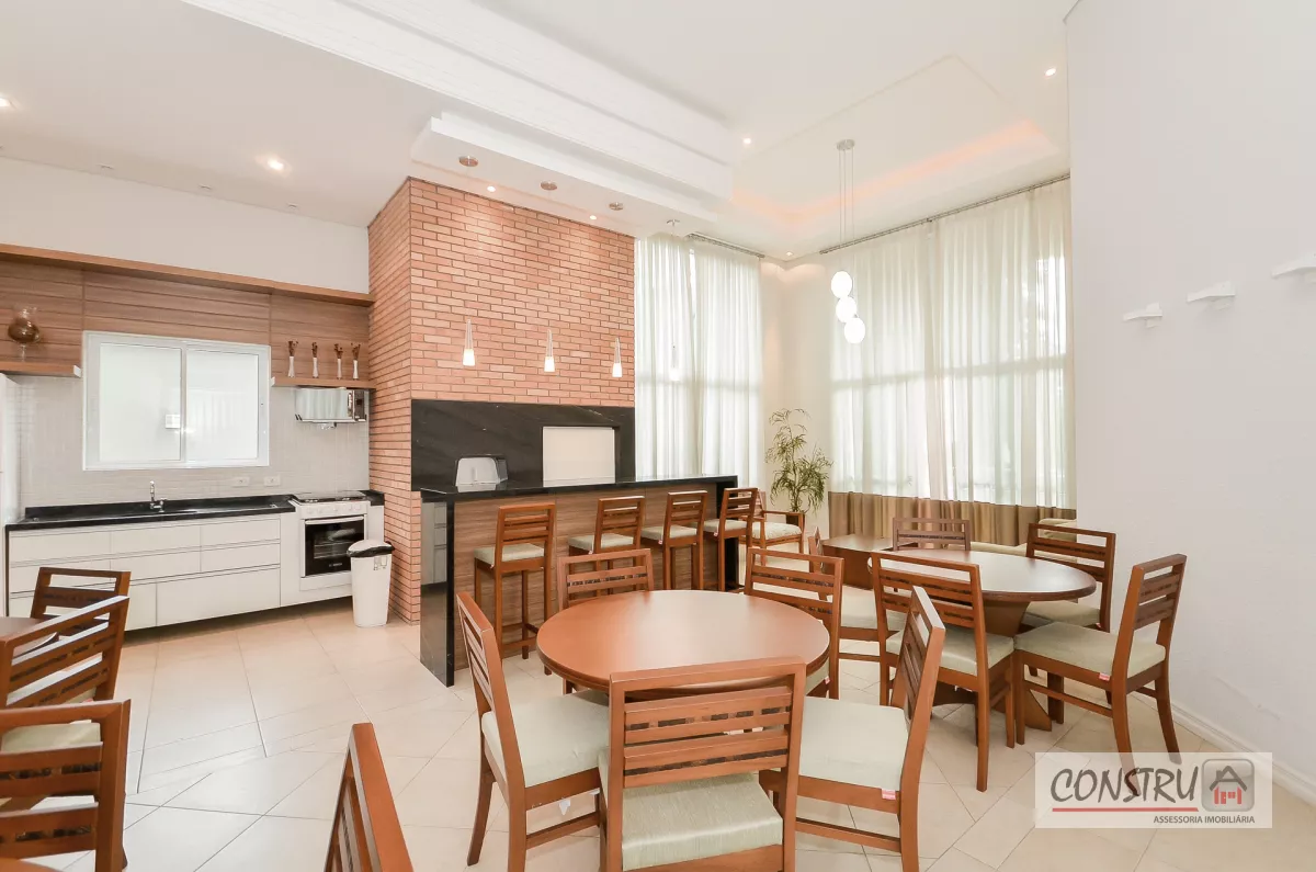Apartamento no Ahú de 188 m² com 2 suítes