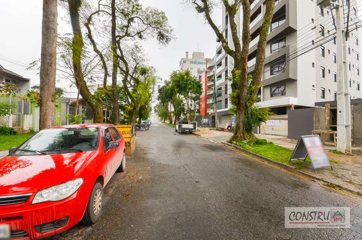 Apartamento no Ahú de 188 m² com 2 suítes